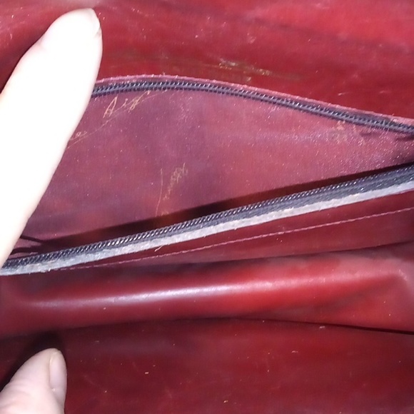 Handmade Leather Etienne Aigner Red Burgundy Messenger Shoulder Bag - Picture 13 of 15